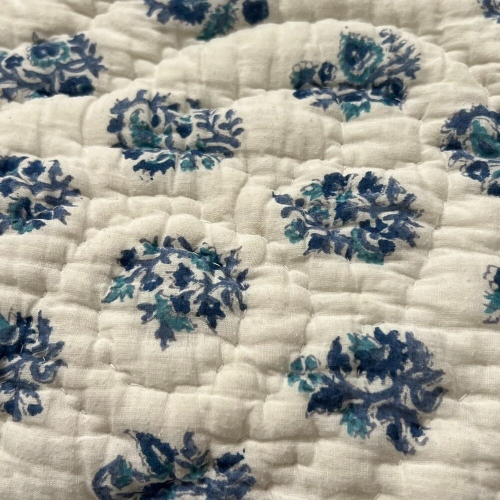Bedspread Quilt Hand Quilted 93 x 106" Blue & White Paisley Gauze - Picture 7 of 10